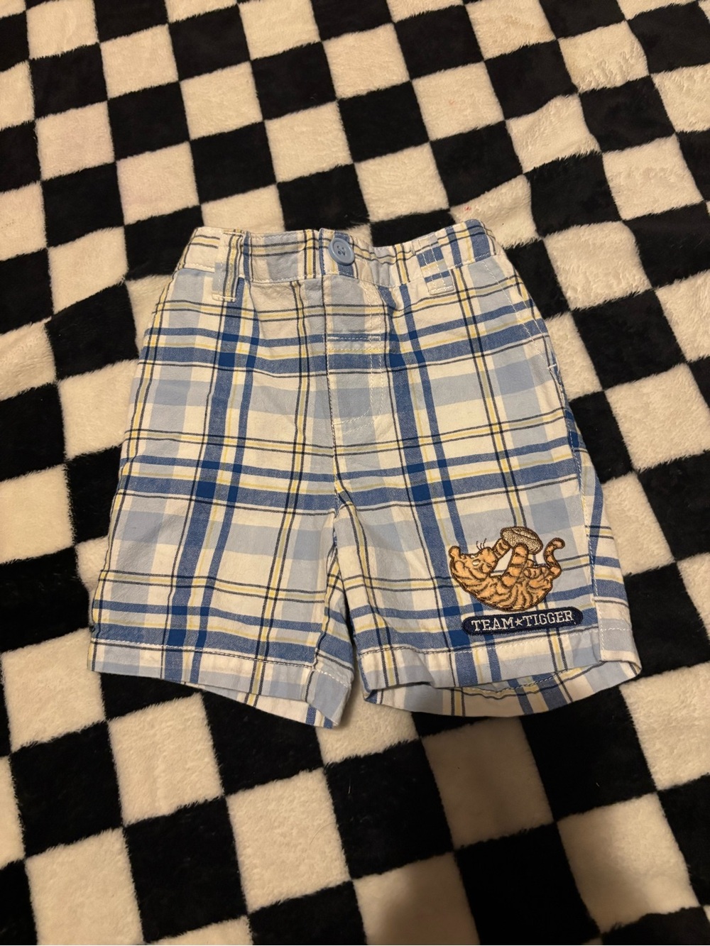 6/12 month classic Winnie the Pooh plaid tigger shorts